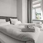 Flatista Homes - Luise Lägenhet