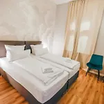Flatista Homes - Luise Apartamento *