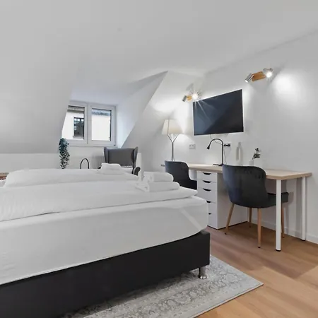 Flatista Homes - Luise * Munique