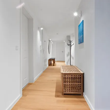 Flatista Homes - Luise 아파트 *