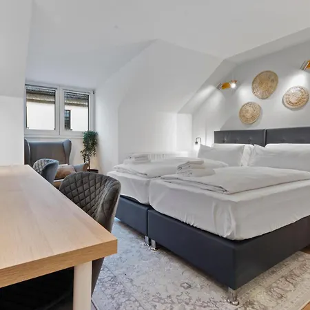 Flatista Homes - Luise * Munique