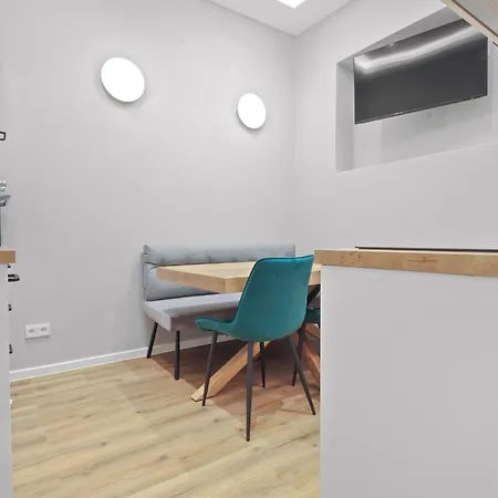 Flatista Homes - Luise 아파트