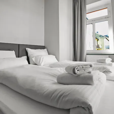 Flatista Homes - Luise Apartman